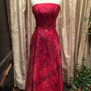 Stunning Floor Length Strapless Formal Dress